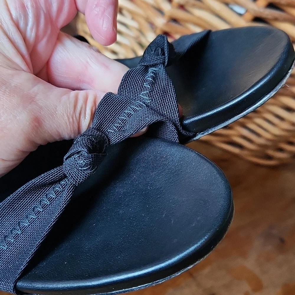 Donald J. Pliner‎ Kitten Heel Slide On Black Leather Sandals Size 9.5 N